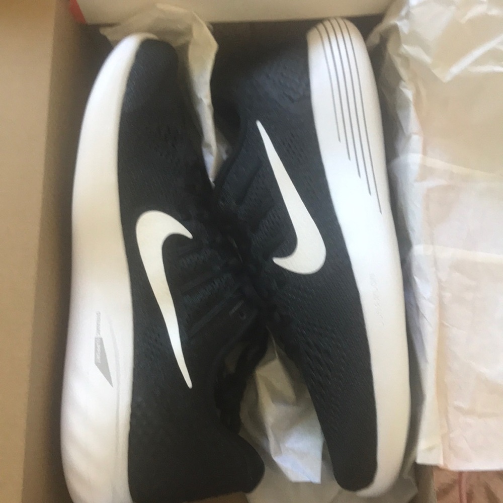 NW Nike Women’s Lunarglide 8 Running Shoes